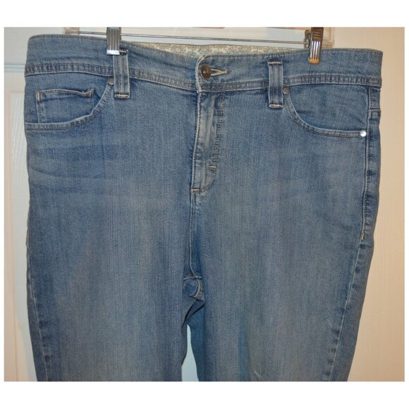 Lee "Just Below The Waist" Natural Fit Women's Blue Jeans Pants Sz 16M 36" x 31" - Picture 2 of 5